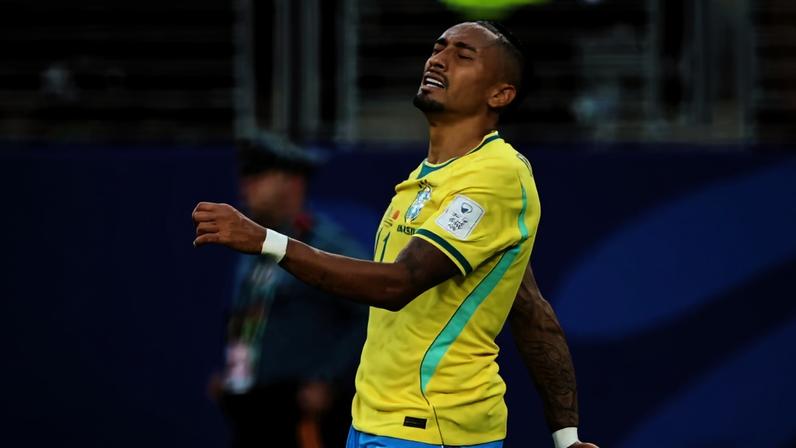 Raphinha veio para os Estados Unidos com dois sonhos. O primeiro, ganhar a Copa. O segundo, lutar para ser o melhor do mundo. Contusão na coxa era o seu maior temor. Ela voltou