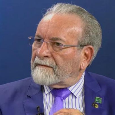 Presidente do CFM defende rigor no ensino médico e na estética