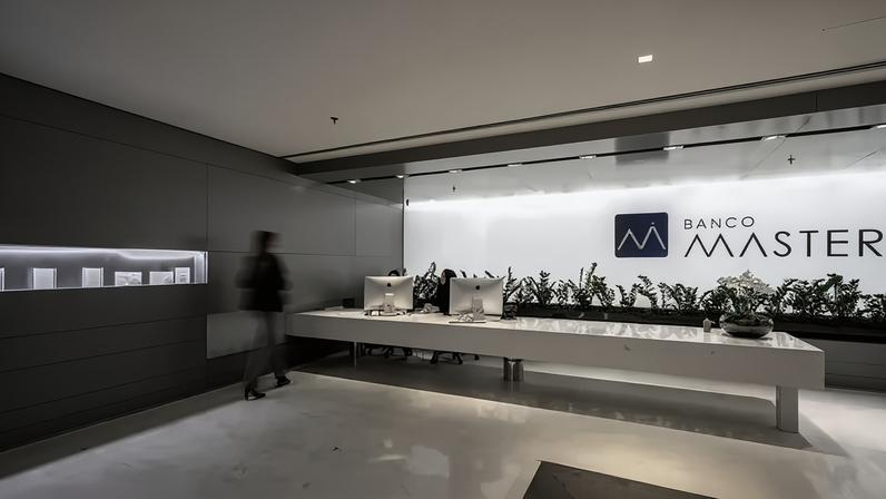 Relacionamento entre instituições ia além da venda de papéis do banco pela plataforma, em negócios questionados por auditores; procurados, Master não comentou e XP disse que transações seguiram as melhores práticas de mercado e foram aprovadas por autoridades