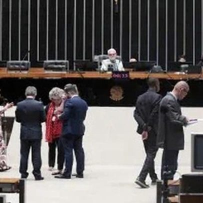Câmara aprova urgência de projeto que altera regras de exploração mineral