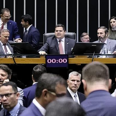 Bancadas do PL e PT lideram assinaturas por CPI do Master