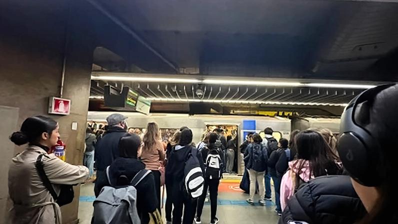 Problema ocorre no sistema de portas de plataforma nas estações Vila Prudente, Sacomã e Tamanduateí.