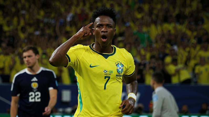 Autor de dois gols, Vini Jr. comandou a vitória do Brasil por 3 a 0 sobre a Escócia