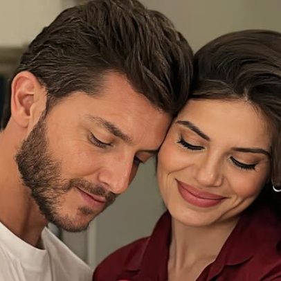 Klebber Toledo celebra 40 anos com festa ao lado da esposa e da filha