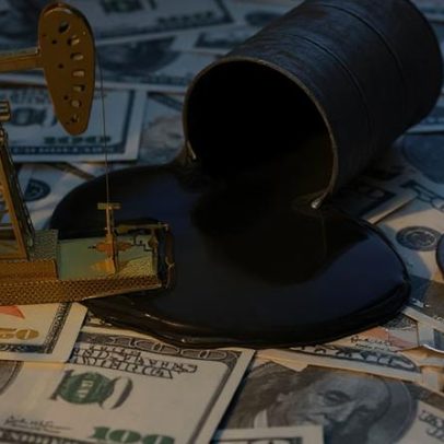 Petróleo fecha em queda com articulação EUA-Irã; Brasil avança no mapa global