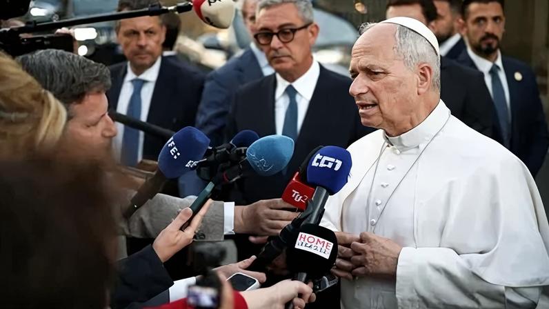 O papa Leão deixa a residência papal em Castel Gandolfo para retornar ao Vaticano