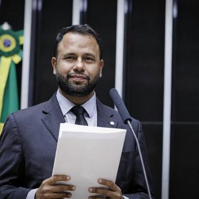 Deputado do PSOL aciona STF contra Flávio pela tarifaço dos EUA
