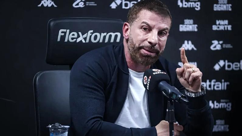 Pedrinho durante coletiva realizada na sede do Vasco, em São Januário (Foto: Dikran Sahagian/Vasco)