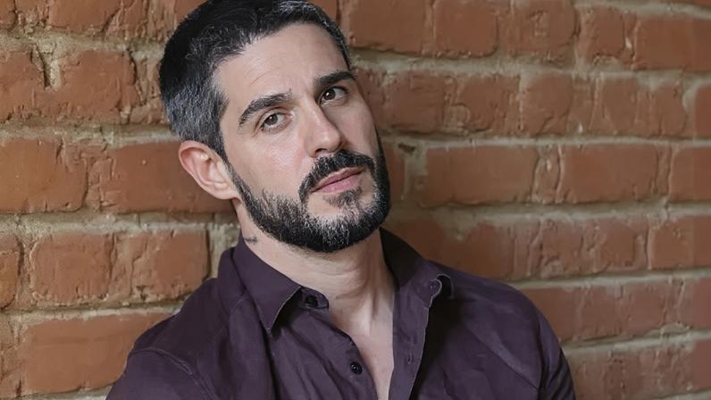 Pedro Neschling relembra diagnóstico: a surdez o ensinou a ouvir