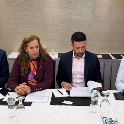Deputados aliados de Lula vão aos EUA pedir investigação sobre Flávio Bolsonaro