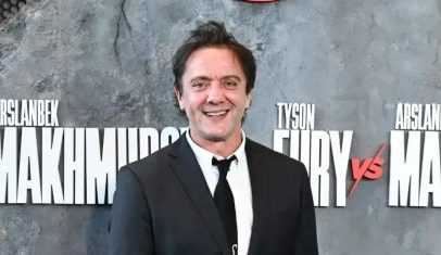 Harry Potter: Peter Serafinowicz será o fantasma de Hogwarts na série