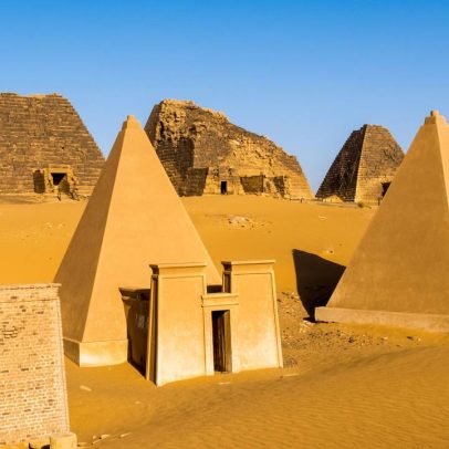 Cemitério Núbio no Saara: 200 pirâmides inclinadas de 2.500 anos