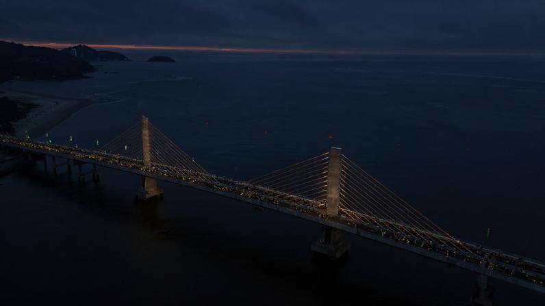 Ponte de Guaratuba no litoral do Paraná. (Foto: Felipe Henschel / Agência Estadual de Notícias)