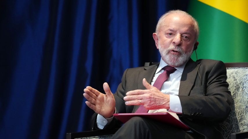 Presidente dos EUA, Donald Trump, se reúne bilateralmente com o presidente do Brasil, Luiz Inácio Lula da Silva, no Centro de Convenções de Kuala Lumpur Malásia Metrópoles
