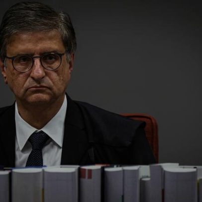 PGR tem hoje parecer sobre incluir Flávio e Bolsonaro em inquérito