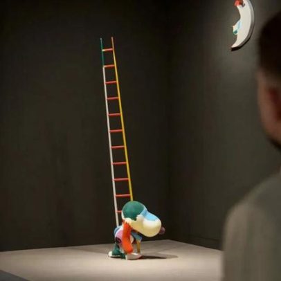 Melhores stands da Art Basel em Basel: Snoopy na escada e dominós de bronze