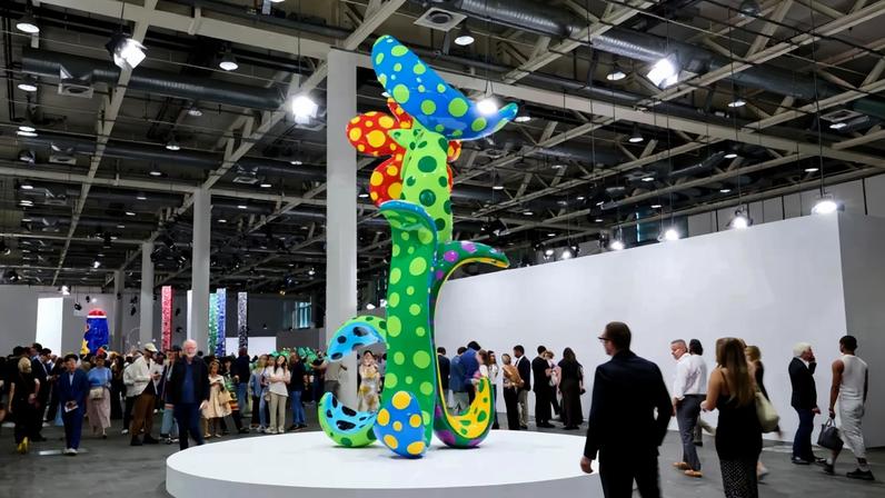 Obras de grande escala na Art Basel Unlimited 2026: avião desmontado e lençóis