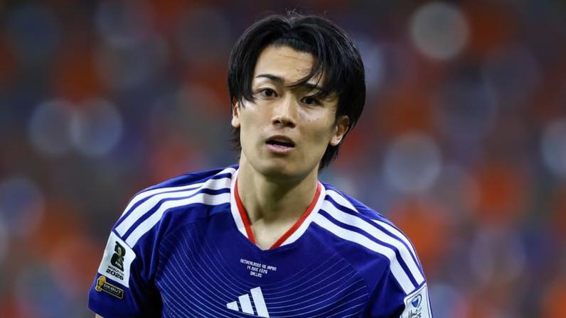Keito Nakamura nasceu na província de Chiba, no Japão, e atualmente joga pelo Stade de Reims
