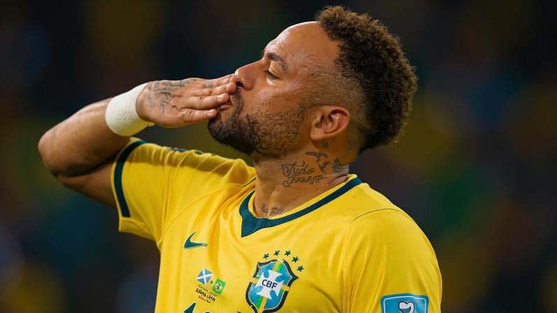 Neymar ganha R$ 4,15 milhões por mês no Santos, ficando em 12º no ranking da seleção (Reprodução/@neymarjr)