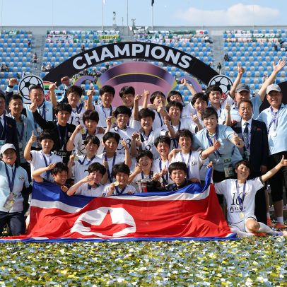 Kim Jong-un acompanha o futebol feminino da Coreia do Norte e analisa o sucesso