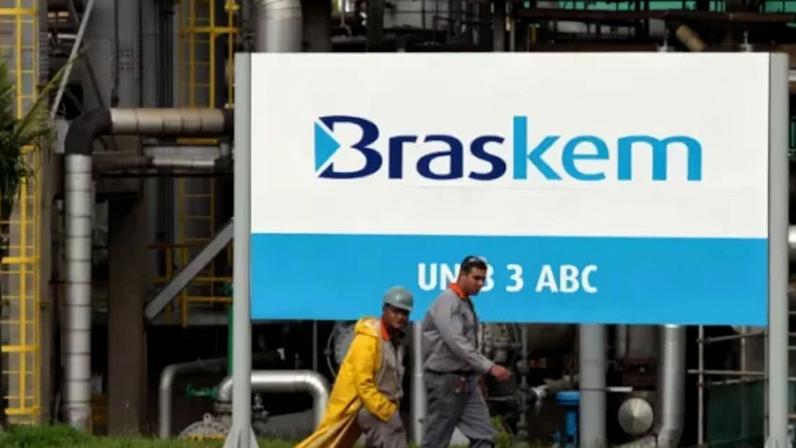 Com a conclusão da transferência de controle para o fundo Shine FIPs, a petroquímica inicia renovação de gestão e governança, mas ainda enfrenta desafios com seu passivo.