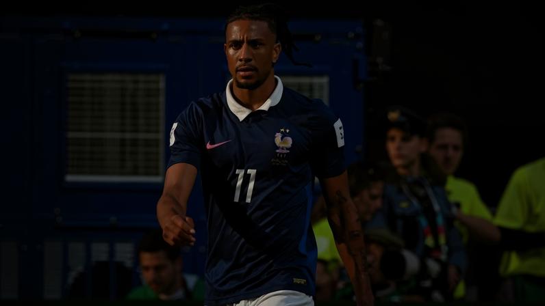 Olise tem só 24 anos, joga no Bayer e é o cérebro da França (Reprodução/@michaellolisee)