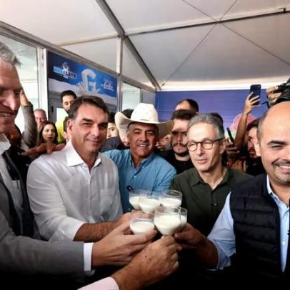 Flávio Bolsonaro e Zema se reencontram em Minas com brinde pela união da direita