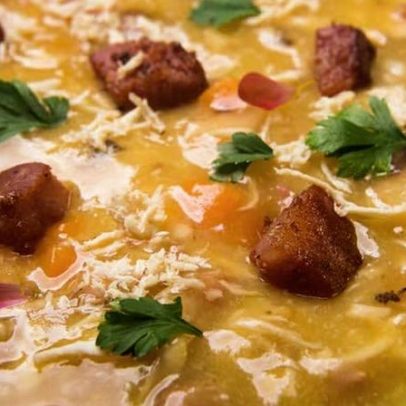 Primeira mão: receita do caldo da chef mineira Ju Duarte