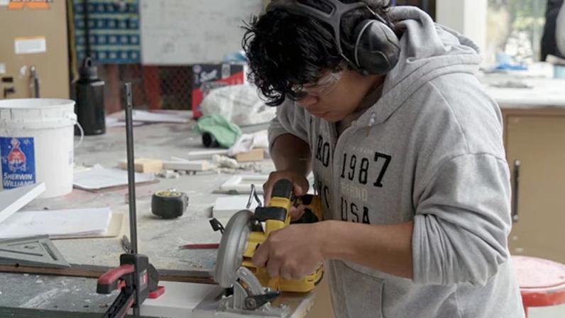 Impacto da IA no trabalho influencia como jovens escolhem sua formação