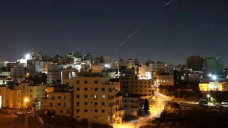 Misiles lanzados desde Irán hacia Israel.