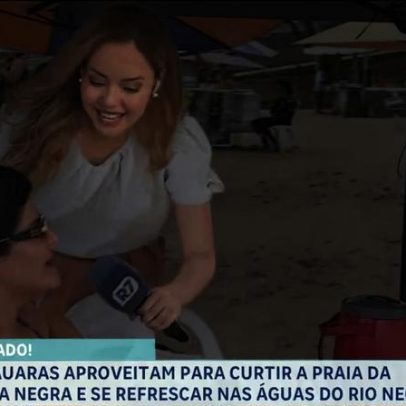 Feriado leva moradores de Manaus à praia da Ponta Negra