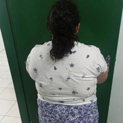 Mulher de 37 finge ser adolescente e é presa um ano após adoção em SC