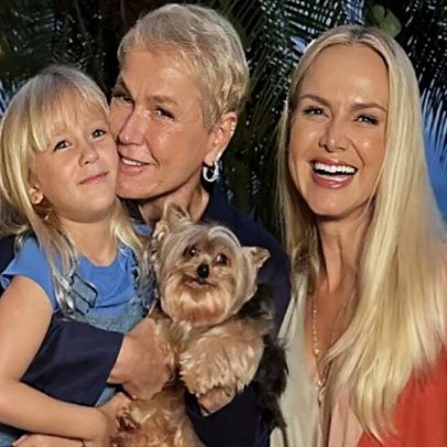 Xuxa aparece com sua afilhada e Eliana em dia de gravação