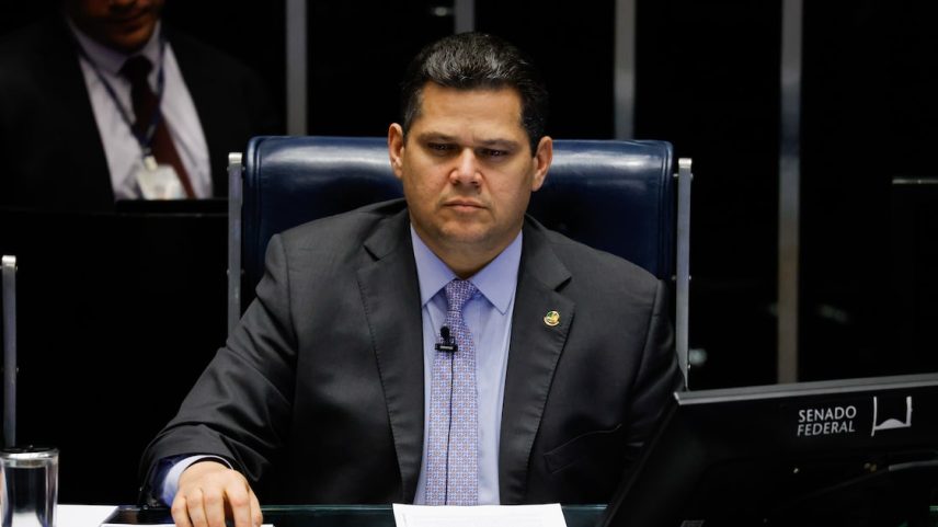 Davi Alcolumbre, presidente do Senado, reagiu à acusação de que teria recebido R$ 30 milhões em propina de Daniel Vorcaro