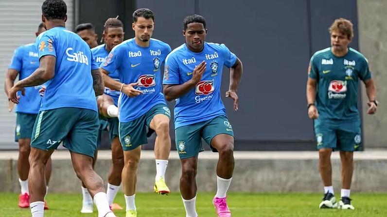 Treino da seleção tem descontração, ausência de Neymar e intensidade de Endrick