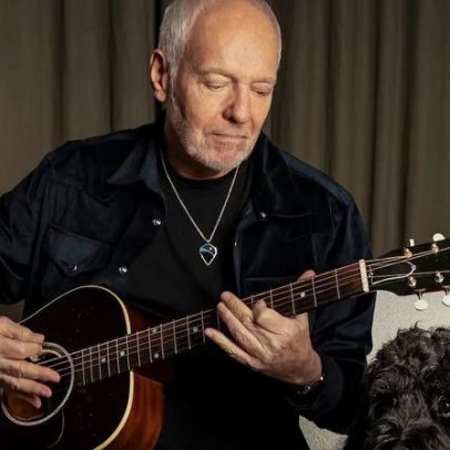 Peter Frampton fala de doença autoimune, Trump e novo álbum