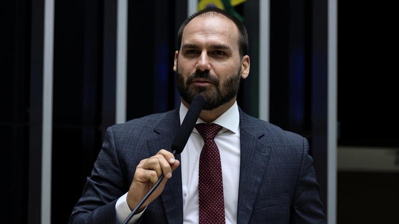 Eduardo é acusado de coação no curso do processo