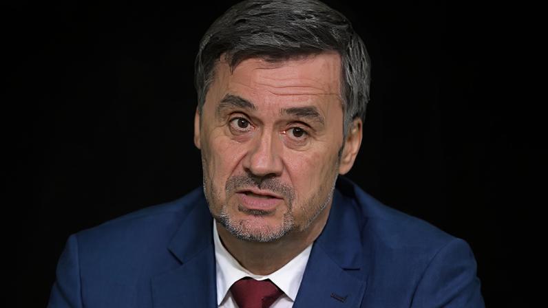 Rade Bogdanovic, comentarista da RTS, TV pública da Sérvia