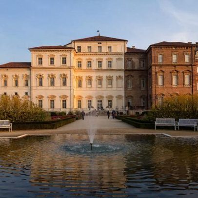 Palácio monumental de 1675, com 80 mil m², uma das maiores residências da Itália