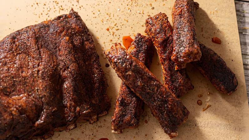 Como Aaron Franklin tempera costelas para churrasco