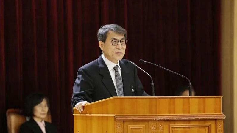 O presidente da Comissão Eleitoral Nacional da Coreia do Sul, Roh Tae-ak