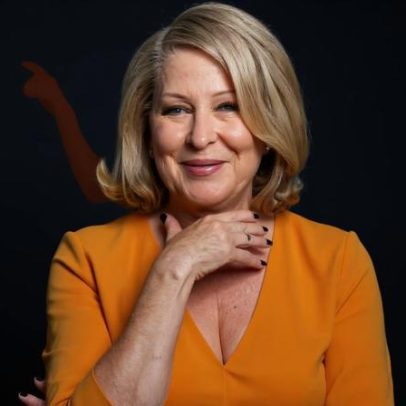 Bette Midler diz que Trump era um 'joke' e compartilha lições duras