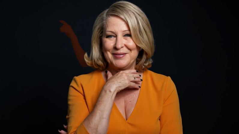 Bette Midler diz que Trump era um 'joke' e compartilha lições duras