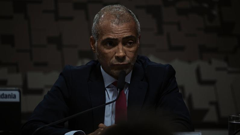 Foto colorida do ex-jogador e atual senador Romário (PL-RJ) - Metrópoles