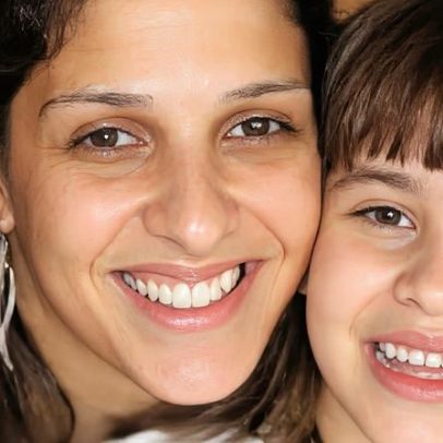 Mãe de Isabella Nardoni exibe rosto do filho e afirma: é a Isa