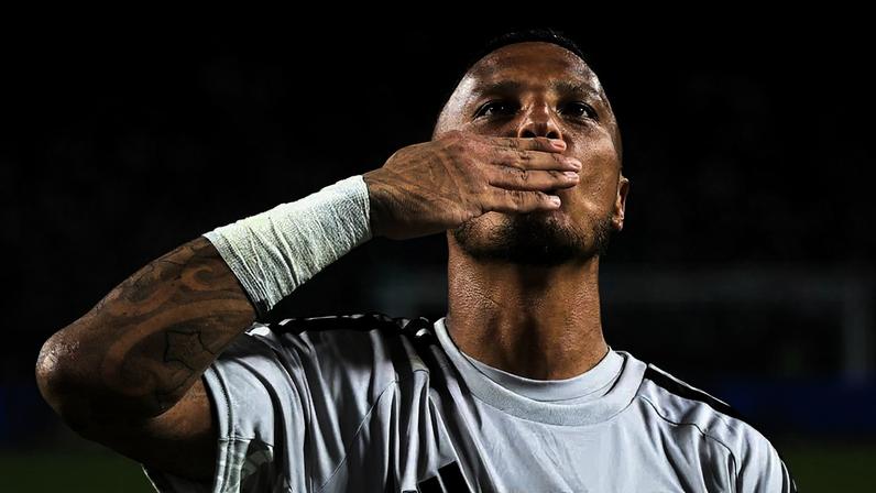 Room teve grande atuação no empate entre Curaçao e Equador.