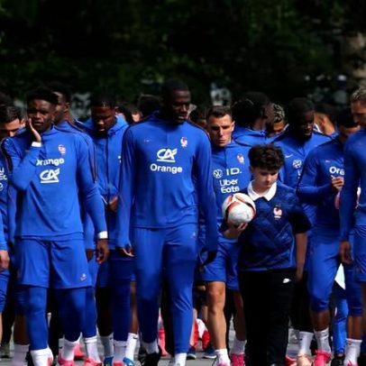 França chega à Copa entre favoritismo e turbulências nos bastidores