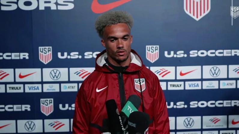 Antonee Robinson exalta a importância de Christian Pulisic e seu papel de liderança dentro e fora de campo para a USMNT.
