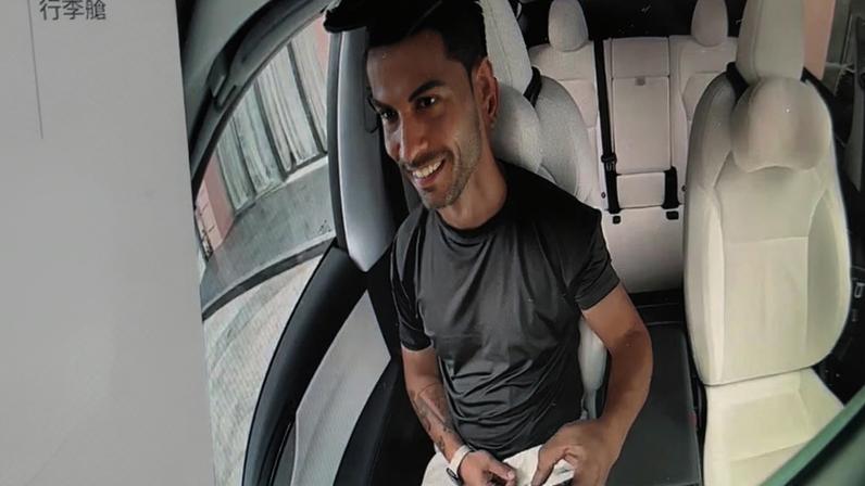 Boneco do CR7 engana sistema da Tesla Foto: Reprodução