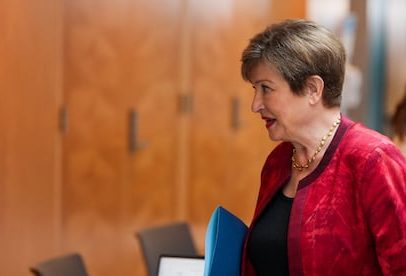 FMI avalia governo populista